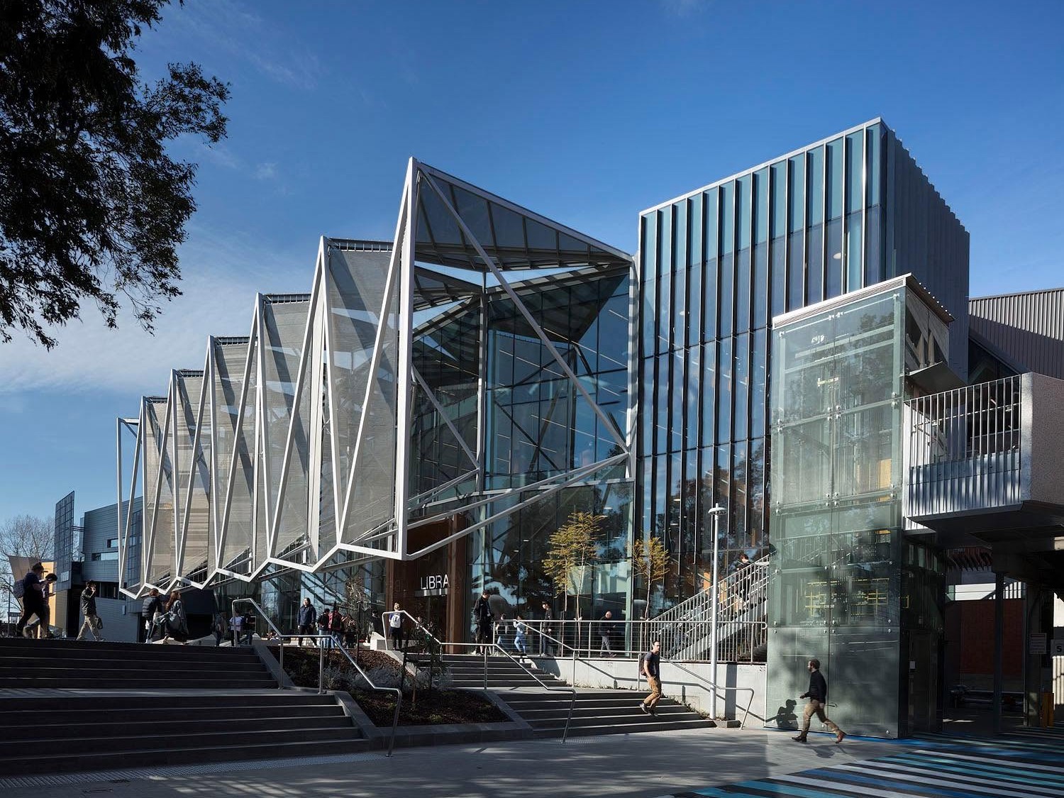 CAULFIELD CAMPUS – A STUDENT-FRIENDLY CORNER OF MELBOURNE