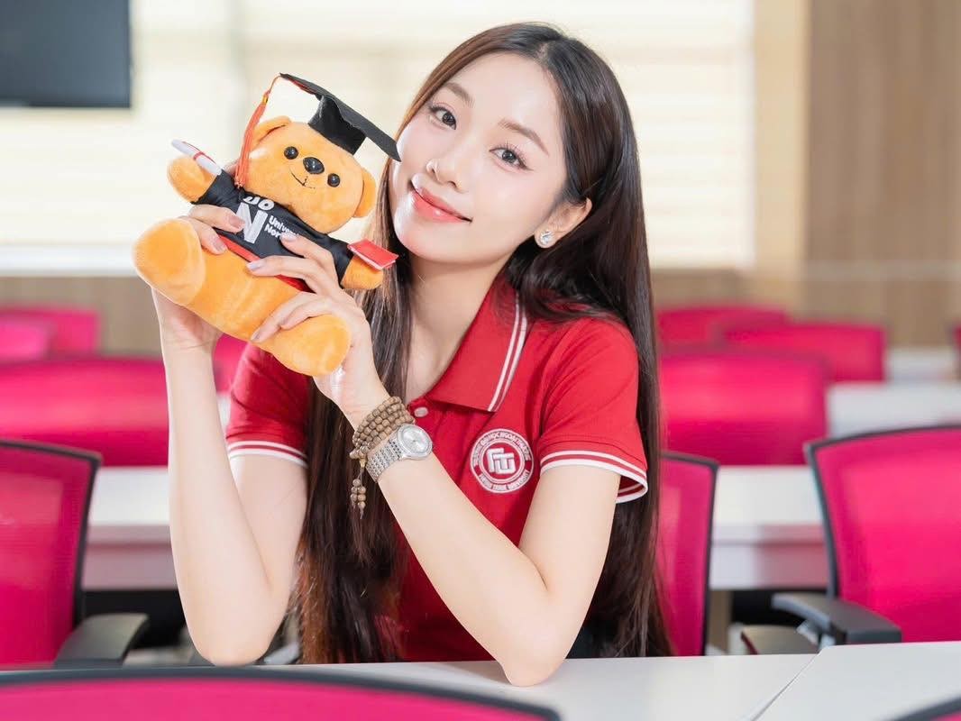 CHÚC MỪNG PHẠM THÙY DƯƠNG, SINH VIÊN KHOA ĐTQT – TOP 5, ĐẠI SỨ DU LỊCH VÀ MÔI TRƯỜNG - HOA HẬU VIỆT NAM 2024
