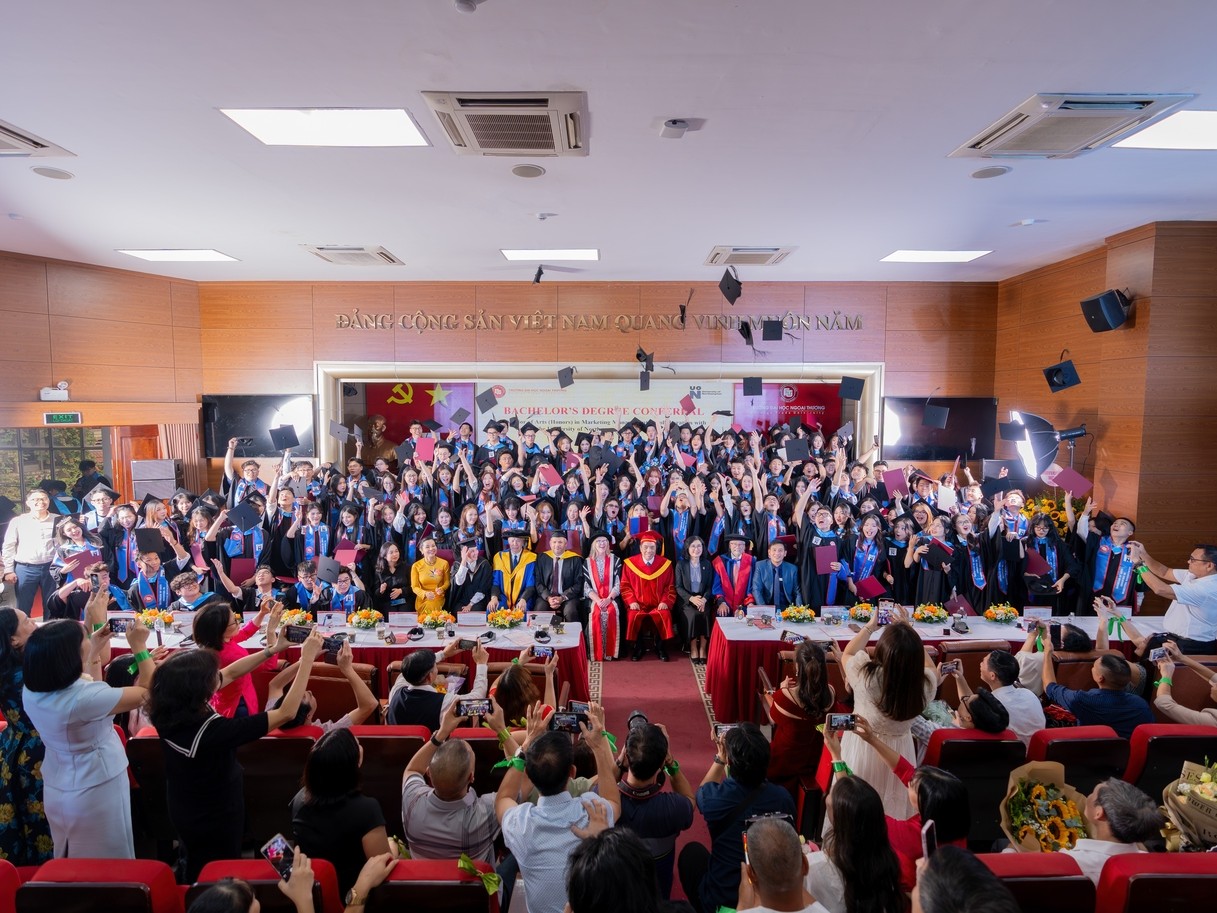 Graduation Ceremony for New Bachelor's and Master's Graduates of International Collaboration Programs at FTU