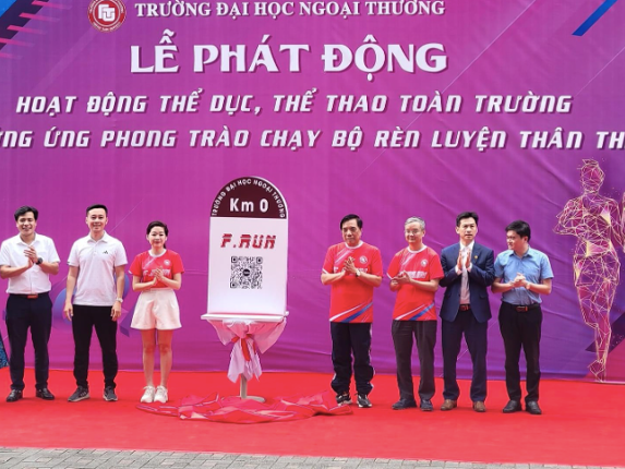 On the 78th anniversary of Vietnam Sports Day, Foreign Trade University held a ceremony for sports activities for the whole university.