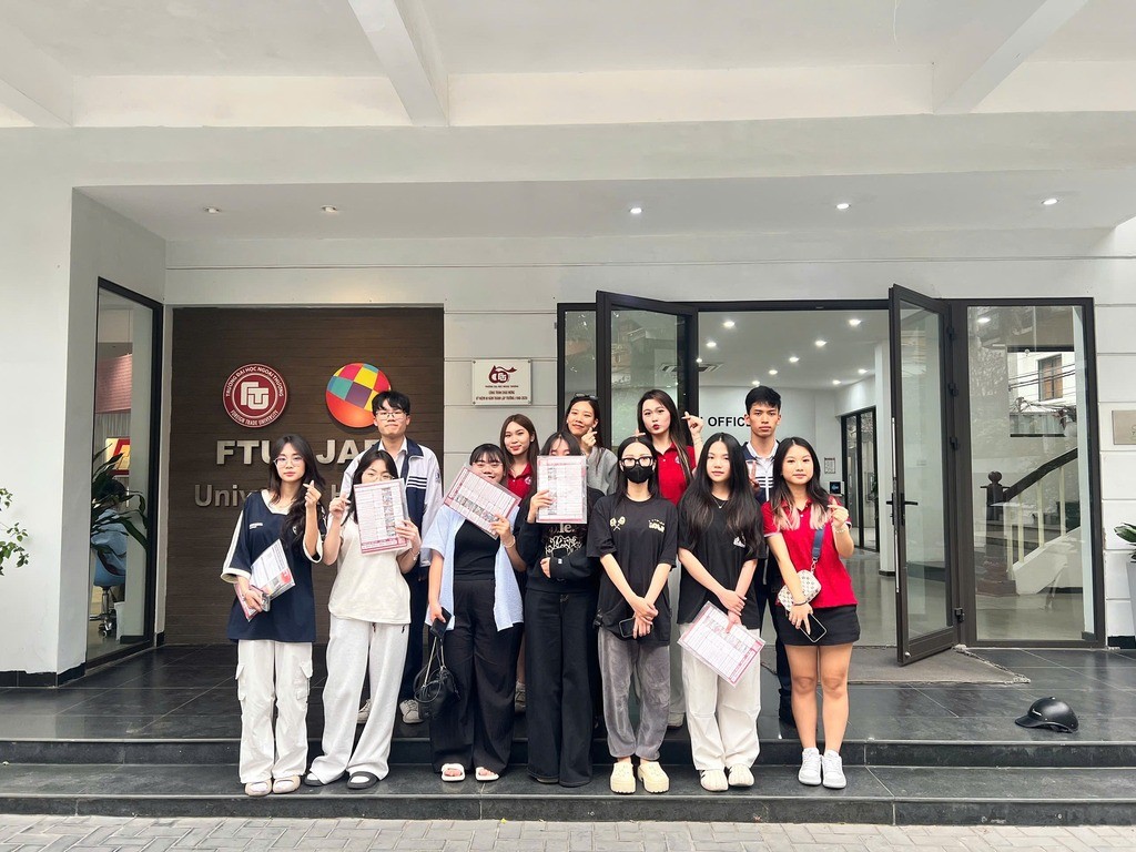 [RECAP] “COLOR YOUR OWN WORLD – PAINT YOUR FUTURE” EXPERIENCE PROGRAM