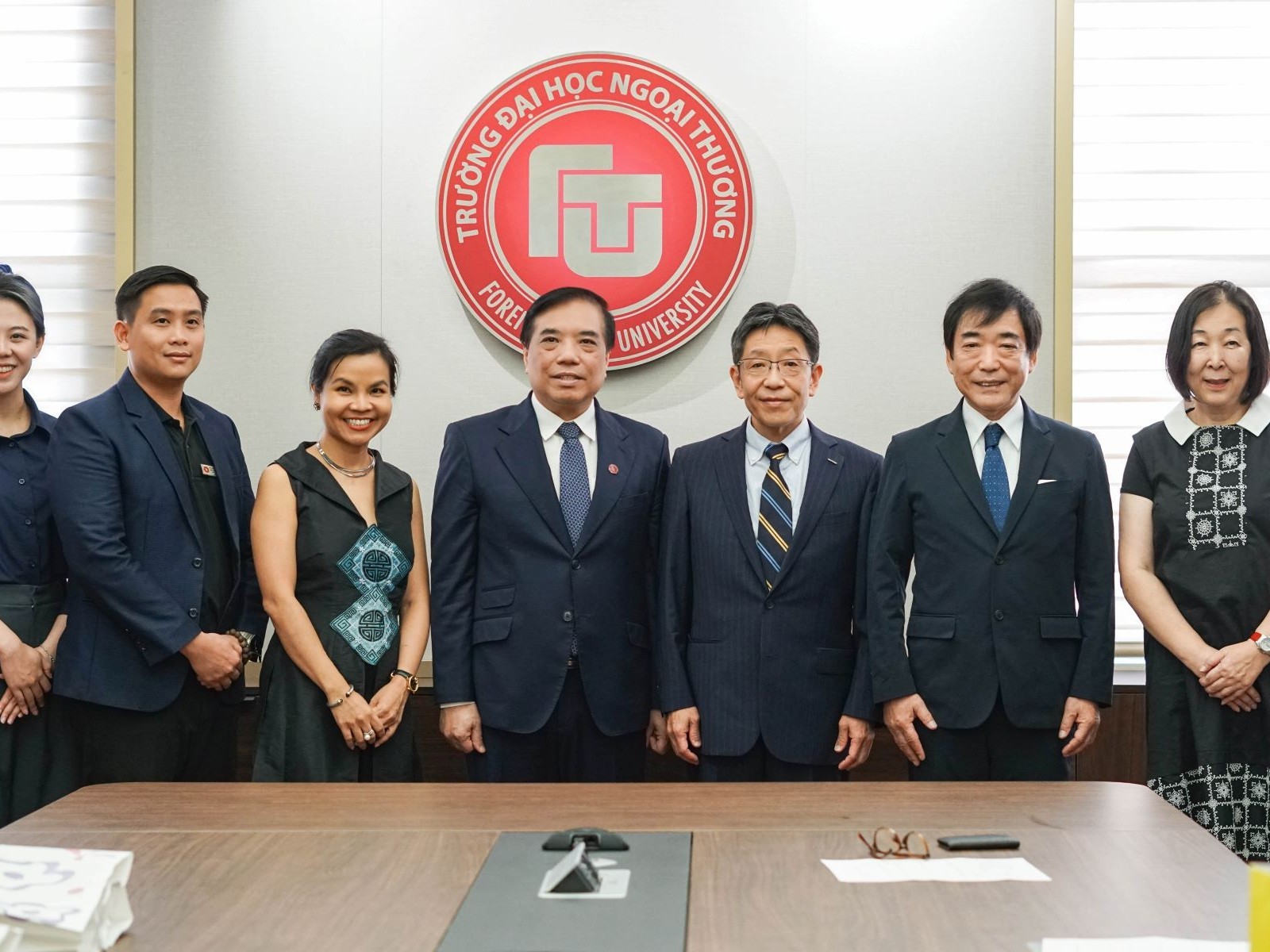 DELEGATIONS FROM HYOGO UNIVERSITY TO FOREIGN TRADE UNIVERSITY