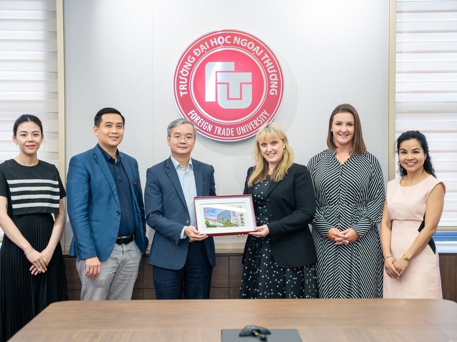 TRƯỜNG ĐẠI HỌC NGOẠI THƯƠNG LÀM VIỆC VỚI ĐOÀN ĐẠI DIỆN ĐẠI HỌC MONASH (ÚC): THỨC ĐẨY HỢP TÁC VÀ ĐÀO TẠO NGHIÊN CỨU KHOA HỌC