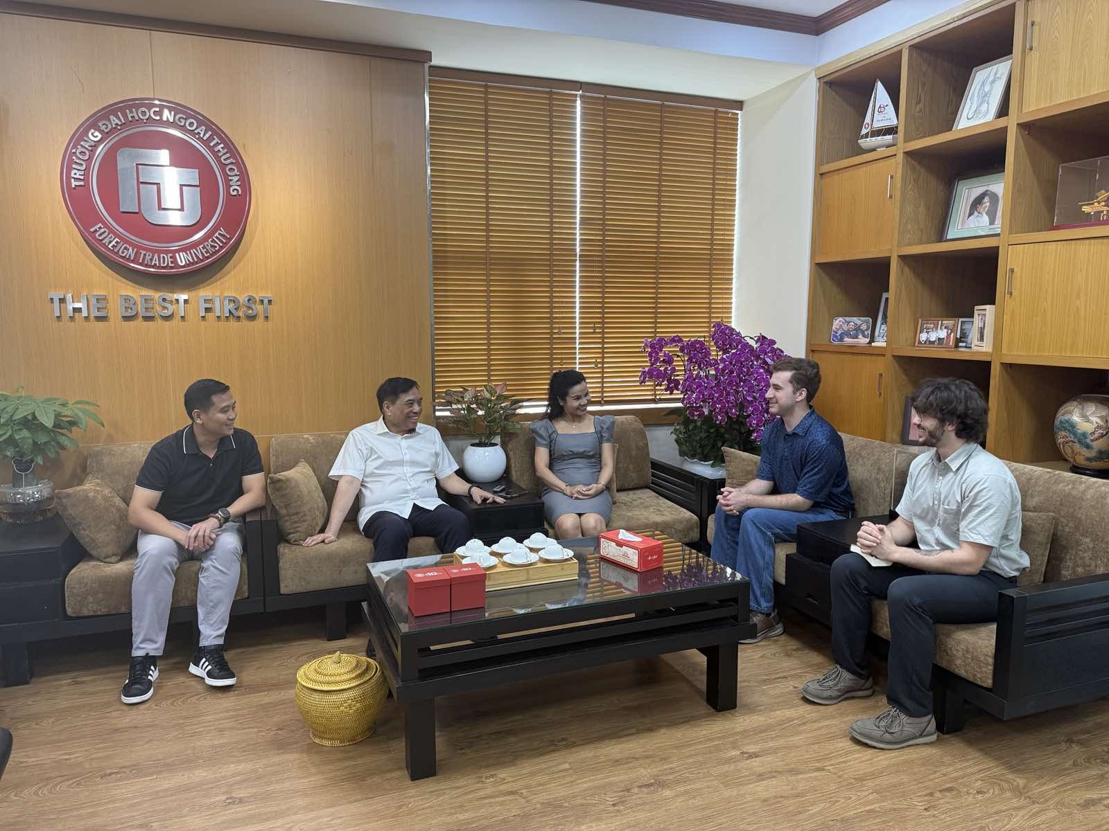 UNB (CANADA) X FTU: TIẾP NỐI HÀNH TRÌNH THỰC TẬP QUỐC TẾ TẠI KHOA ĐTQT!