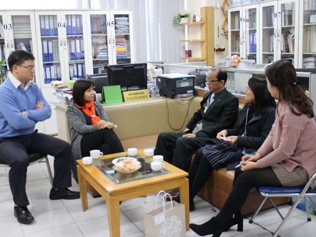Văn phòng Kinh tế và Văn hóa Đài Bắc sang thăm, chúc tết Khoa Đào tạo Quốc tế, sinh viên và học viên chương trình Liên kết Đào tạo với Đài Loan.