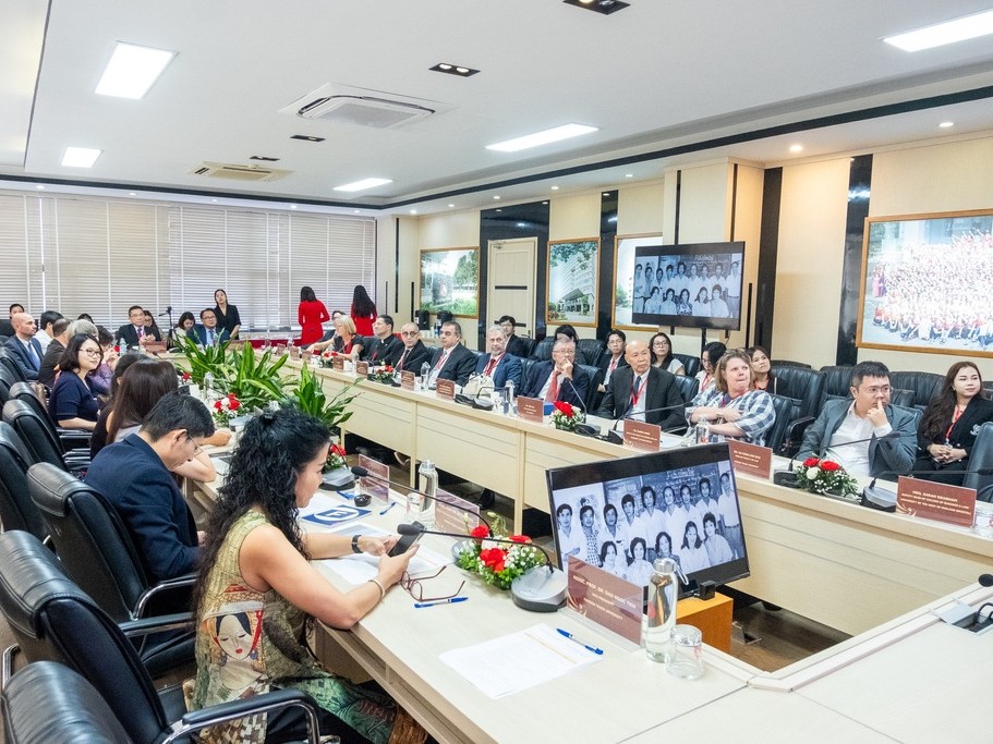 WORKSHOP ON “COMPLIANCE WITH NEW REGULATIONS ON INTERNATIONAL JOINT TRAINING PROGRAMS IN VIETNAM”